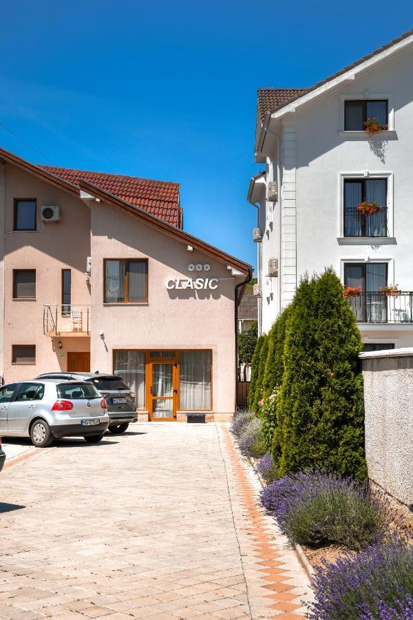 Pensiunea Clasic Hunedoara Pestisu Mare Buitenkant foto