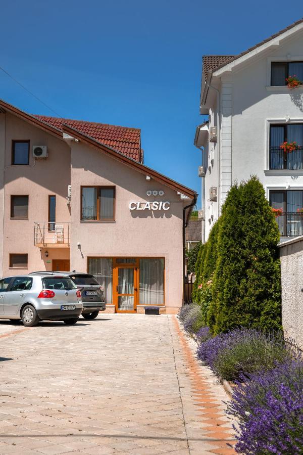 Pensiunea Clasic Hunedoara Pestisu Mare Buitenkant foto